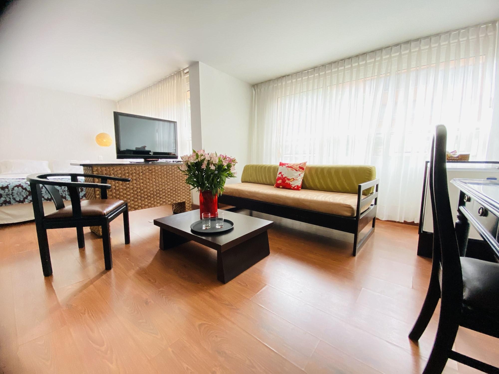 Hotel Retiro 84 By Mij Bogota Bagian luar foto