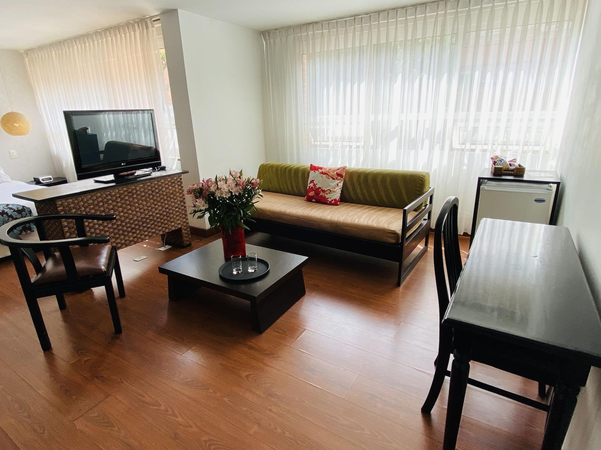 Hotel Retiro 84 By Mij Bogota Bagian luar foto