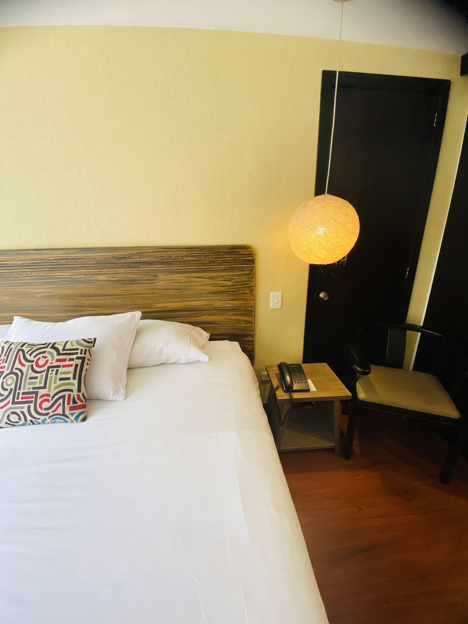 Hotel Retiro 84 By Mij Bogota Bagian luar foto
