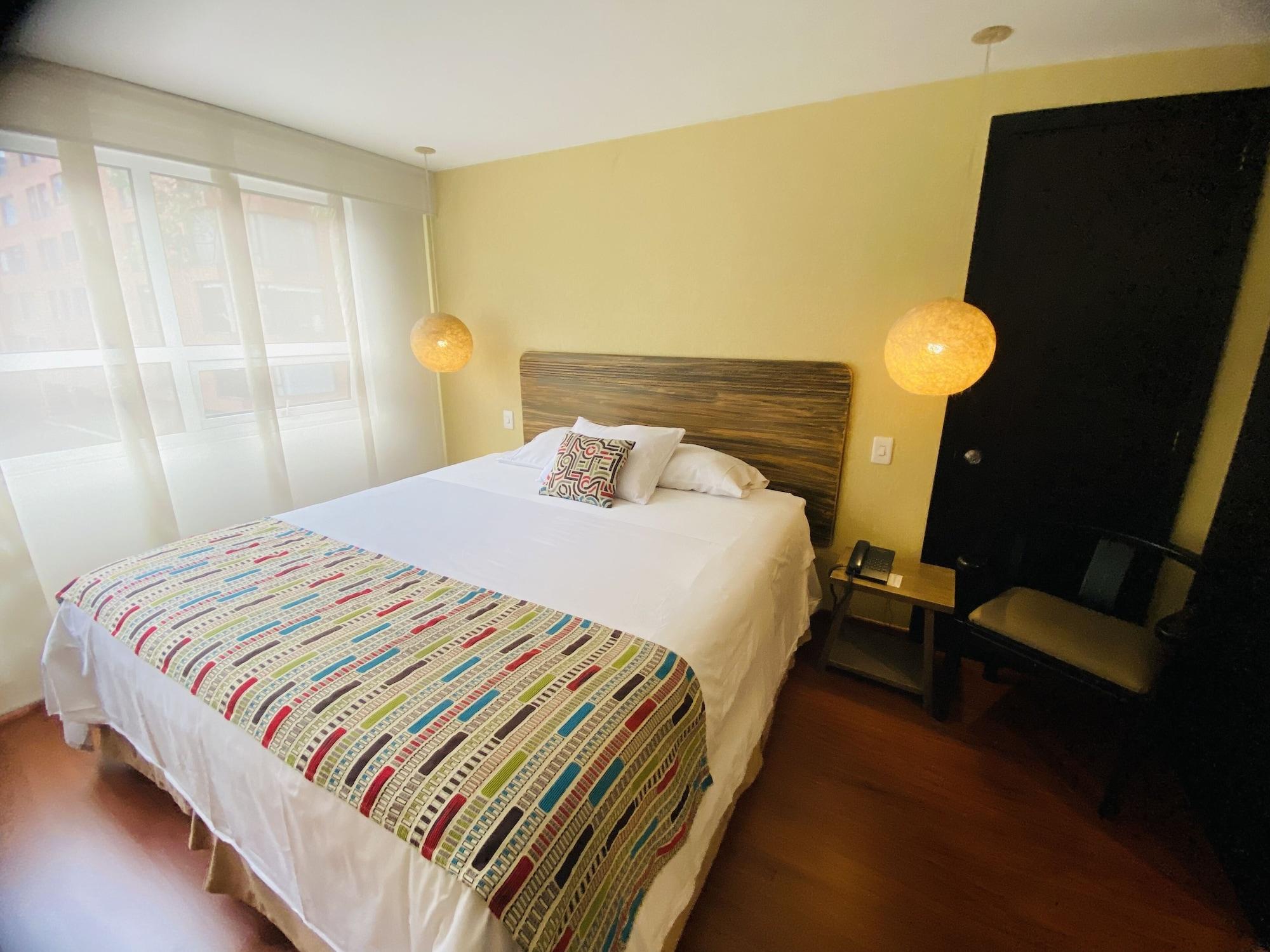 Hotel Retiro 84 By Mij Bogota Bagian luar foto