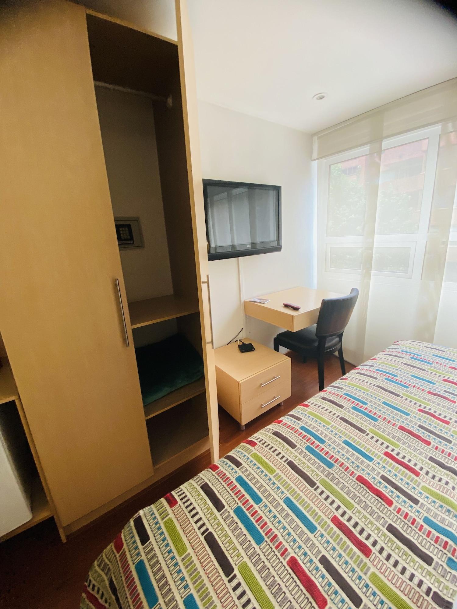 Hotel Retiro 84 By Mij Bogota Bagian luar foto