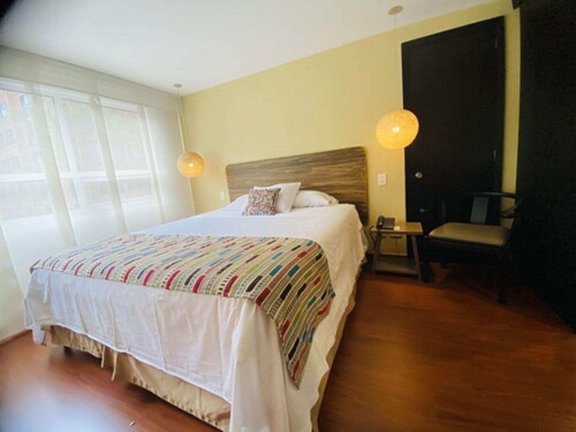 Hotel Retiro 84 By Mij Bogota Bagian luar foto