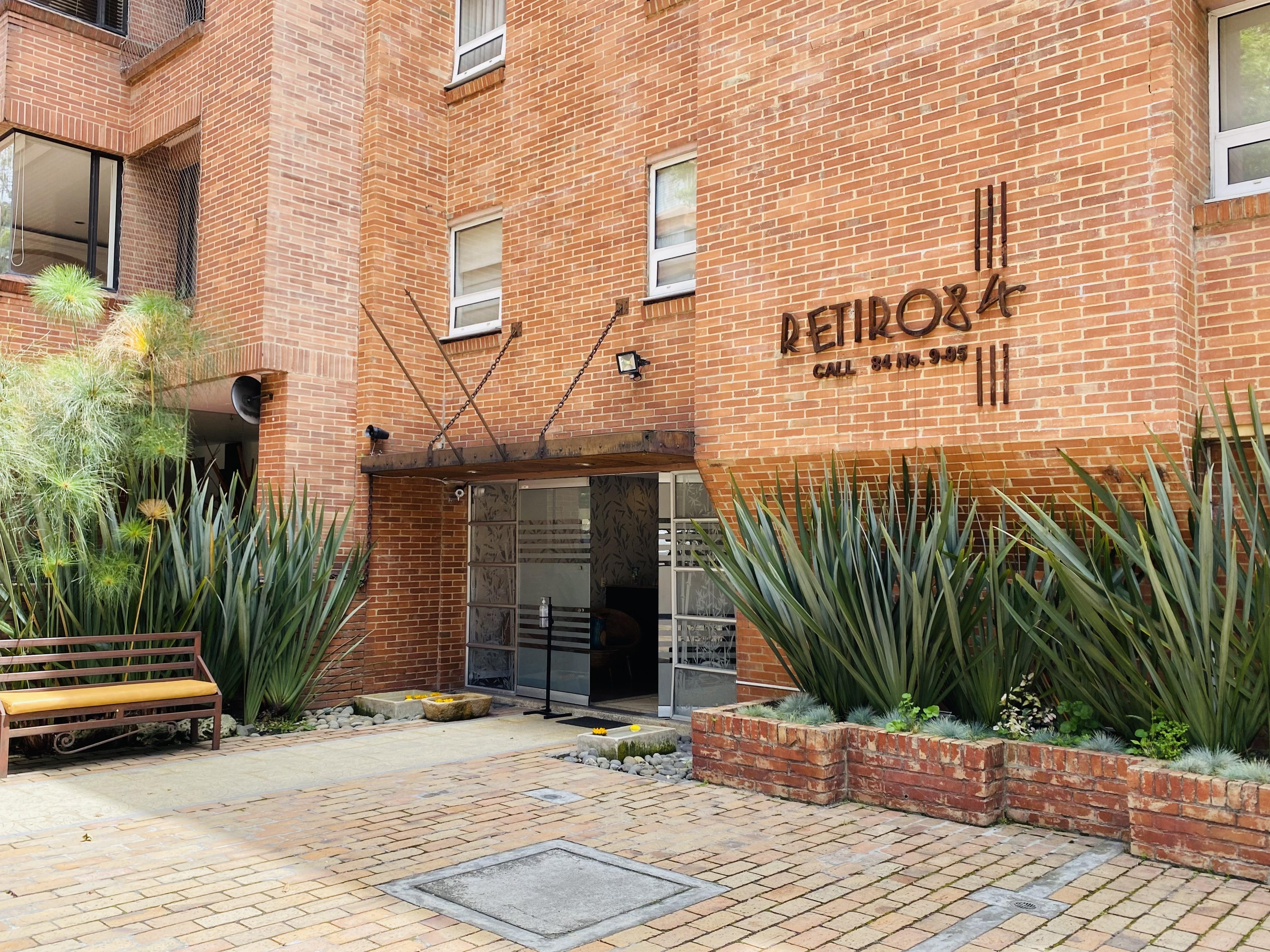 Hotel Retiro 84 By Mij Bogota Bagian luar foto