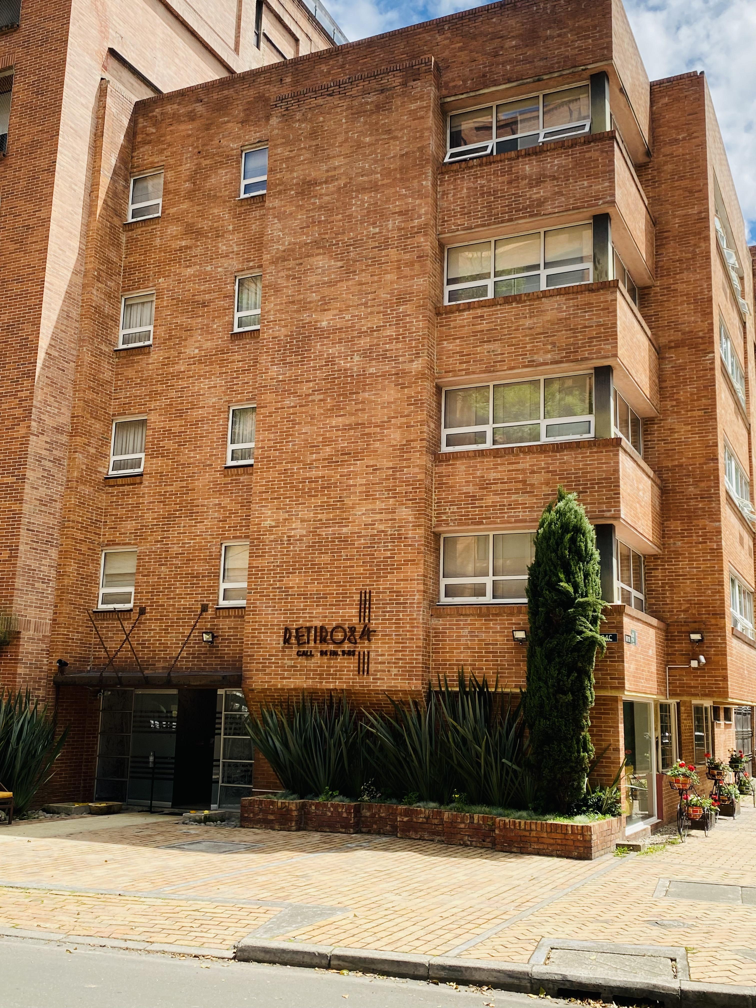 Hotel Retiro 84 By Mij Bogota Bagian luar foto