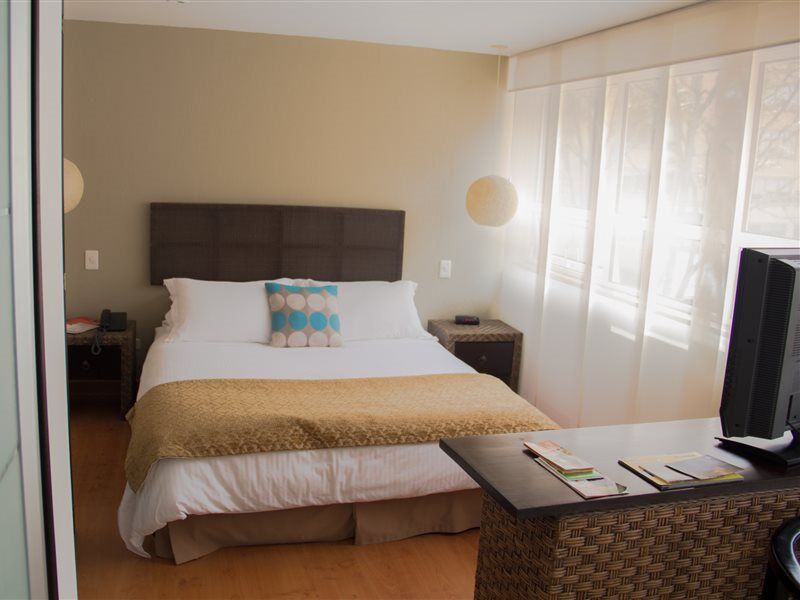 Hotel Retiro 84 By Mij Bogota Bagian luar foto